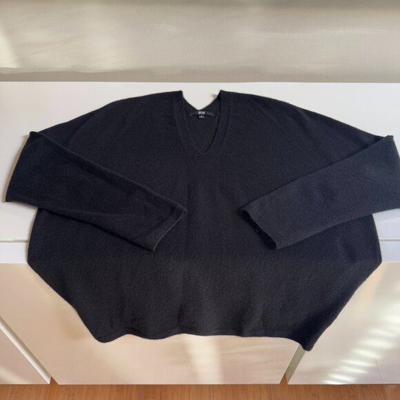 Uniqlo 100% Cashmere Relaxed Double V-Neck Sweater - Picture 5 of 7